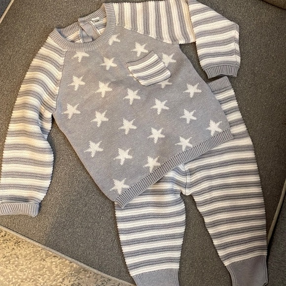Star Knit Outfit - Picture 2 of 2